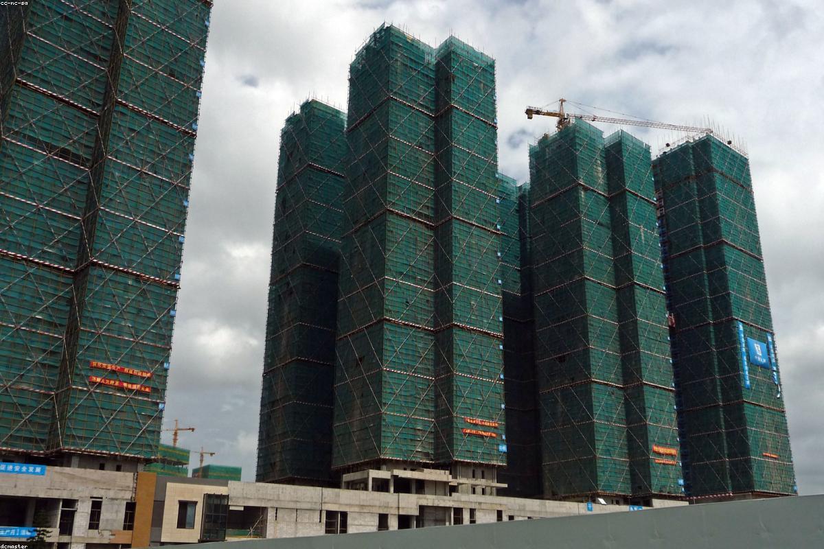 Surélévation en ossature bois créant un nouvel étage sur une maison de ville à Montpellier